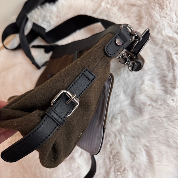 Sherpani Brown Felted Shoulder Bag Adjustable Strap Tassel Accent Small - Picture 5 of 13